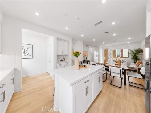 1816 E 1st 440 , Santa Ana, CA