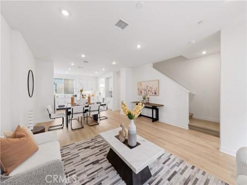 1816 E 1st 440 , Santa Ana, CA