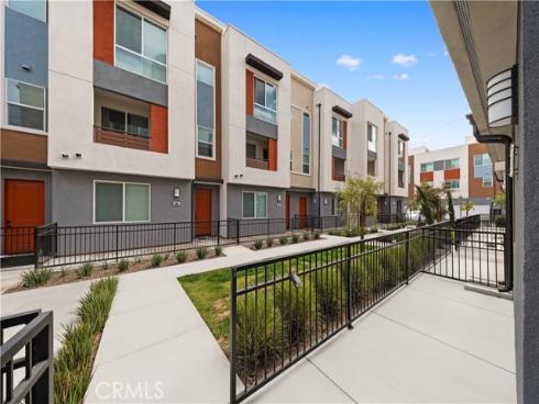 1816 E 1st 440 , Santa Ana, CA