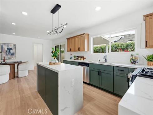 521 W Memory , Santa Ana, CA