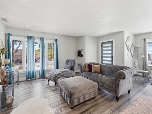 2215 N Spurgeon Street, Santa Ana, CA