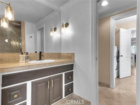 1517 E 19th , Santa Ana, CA