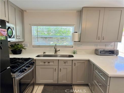 1205 S Flower , Santa Ana, CA