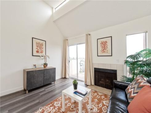 450 E 4th 416 , Santa Ana, CA