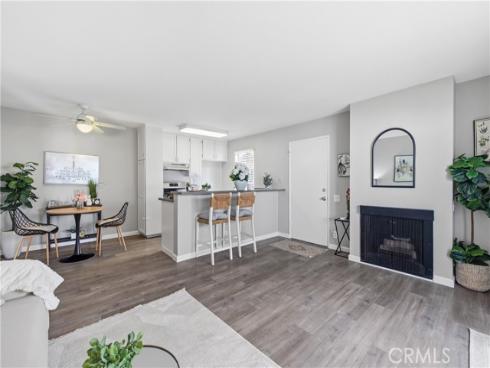 2841 S. Fairview S E