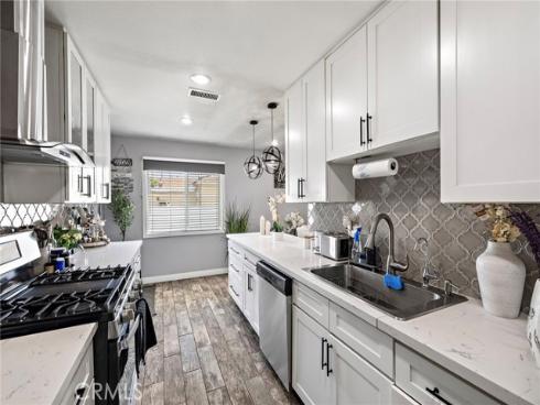 813 E Chestnut , Santa Ana, CA