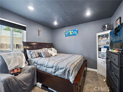 813 E Chestnut , Santa Ana, CA
