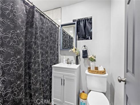 813 E Chestnut , Santa Ana, CA