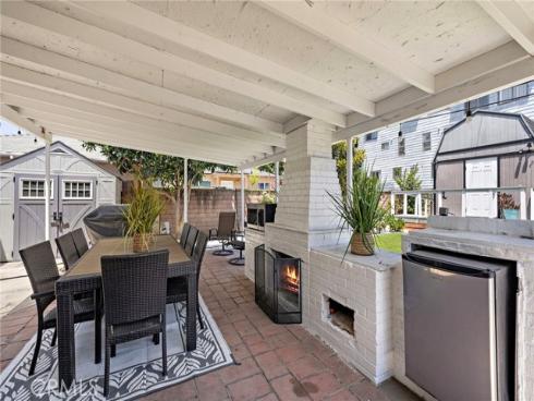813 E Chestnut , Santa Ana, CA