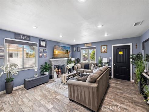 813 E Chestnut , Santa Ana, CA