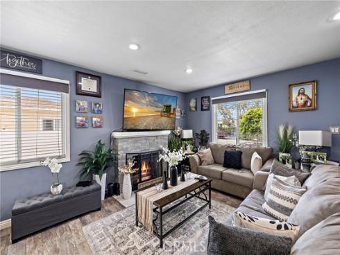 813 E Chestnut , Santa Ana, CA