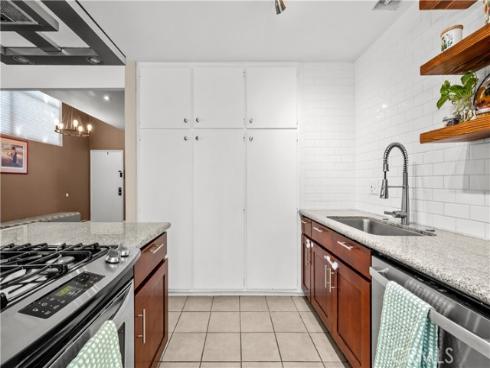 1410 Cabrillo Park , Santa Ana, CA