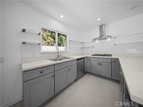 2031 S Center Street , Santa Ana, CA