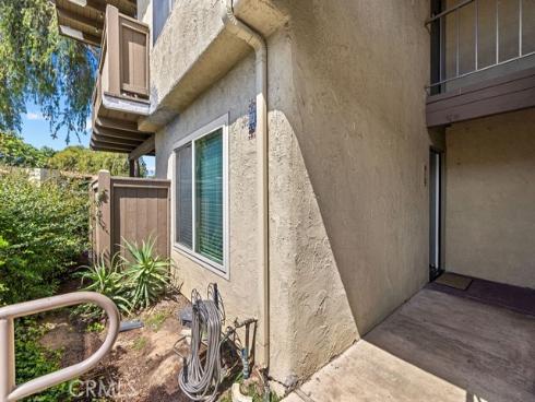 1345 Cabrillo Park , Santa Ana, CA
