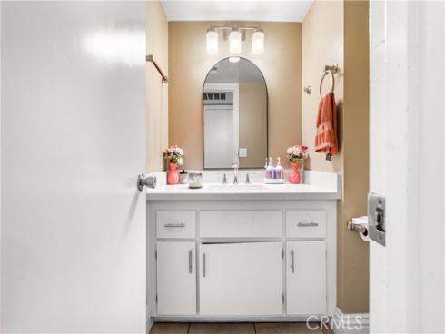 3900 W Hazard A , Santa Ana, CA