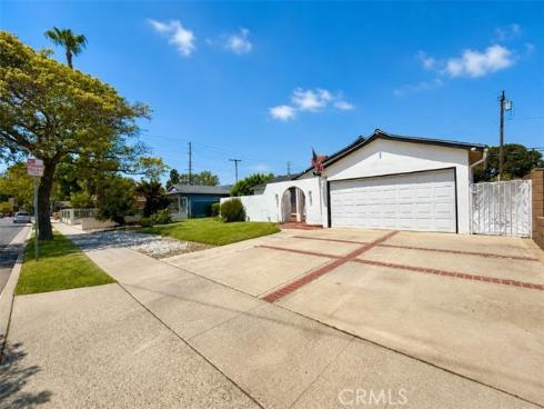 2209 Grovemont