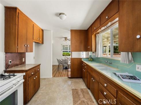 1915 N Linwood Avenue, Santa Ana, CA