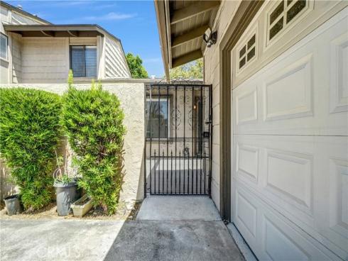 2616 N Tustin A Avenue, Santa Ana, CA