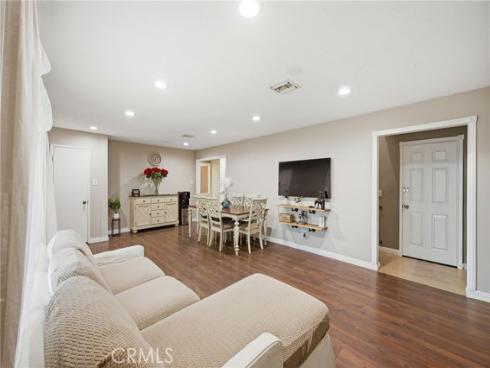 1306 E 14th Street , Santa Ana, CA