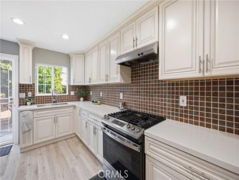 1306 E 14th Street , Santa Ana, CA