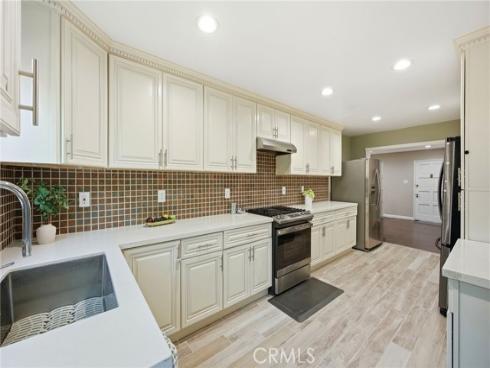 1306 E 14th Street , Santa Ana, CA
