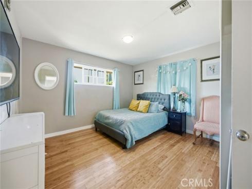1306 E 14th Street , Santa Ana, CA