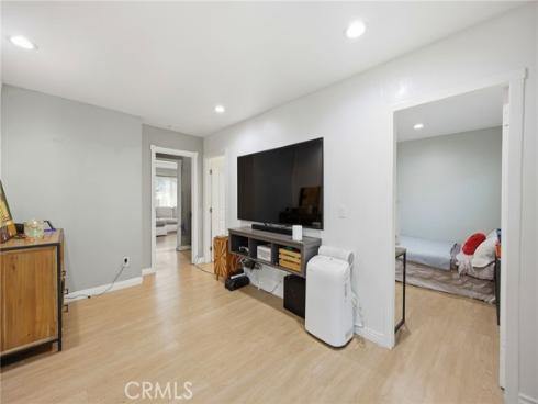 1306 E 14th Street , Santa Ana, CA