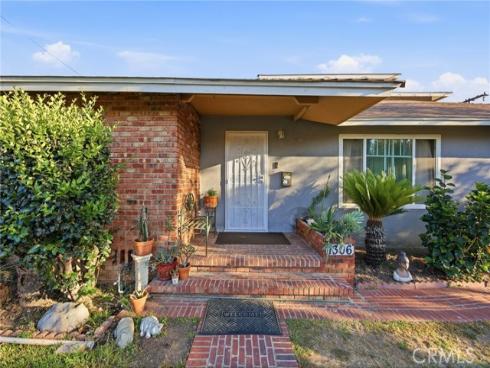 1306 E 14th Street , Santa Ana, CA