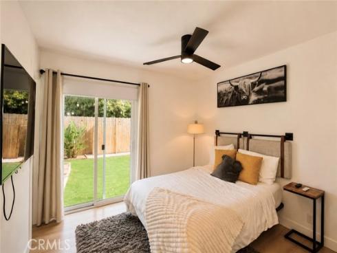 913 E Myrtle St , Santa Ana, CA