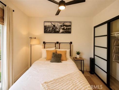 913 E Myrtle St , Santa Ana, CA