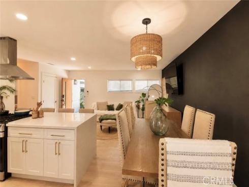 913 E Myrtle St , Santa Ana, CA