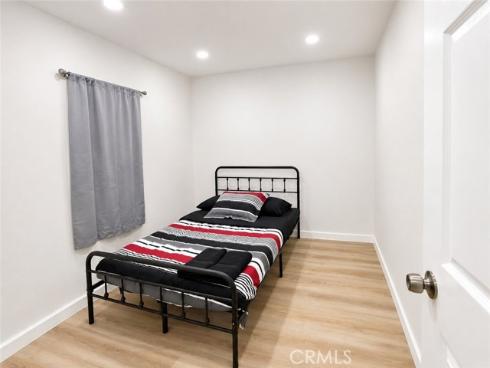 210 S Raitt , Santa Ana, CA