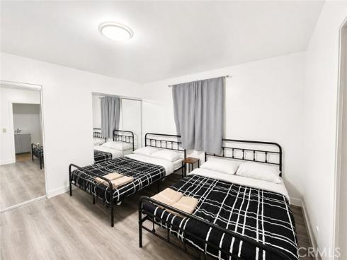 210 S Raitt , Santa Ana, CA
