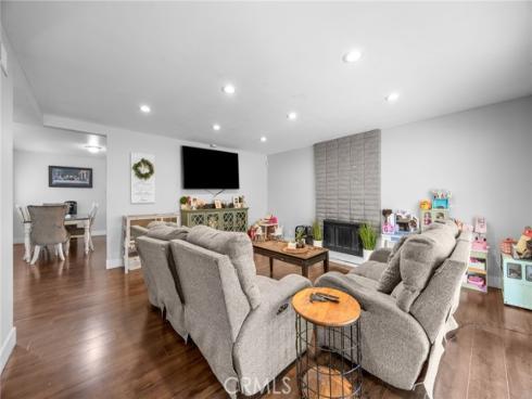 1806 W Camden , Santa Ana, CA