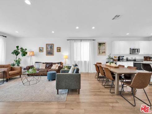 924 E 3rd Street, Santa Ana, CA