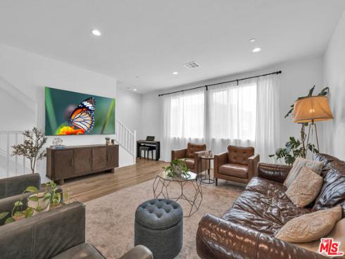 924 E 3rd Street, Santa Ana, CA
