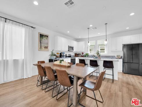 924 E 3rd Street, Santa Ana, CA