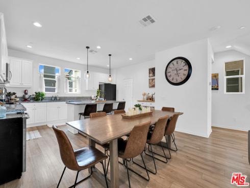 924 E 3rd Street, Santa Ana, CA