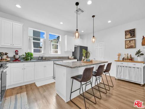 924 E 3rd Street, Santa Ana, CA