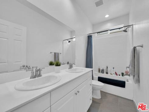 924 E 3rd Street, Santa Ana, CA