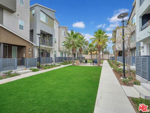 924 E 3rd Street, Santa Ana, CA