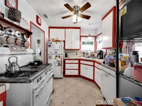 1517 W Borchard Avenue, Santa Ana, CA