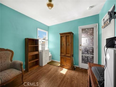 1517 W Borchard Avenue, Santa Ana, CA
