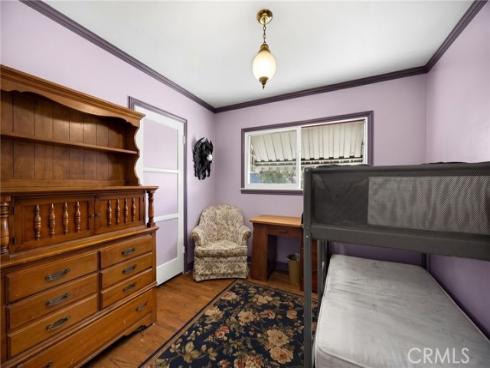 1517 W Borchard Avenue, Santa Ana, CA