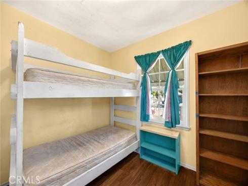 1517 W Borchard Avenue, Santa Ana, CA