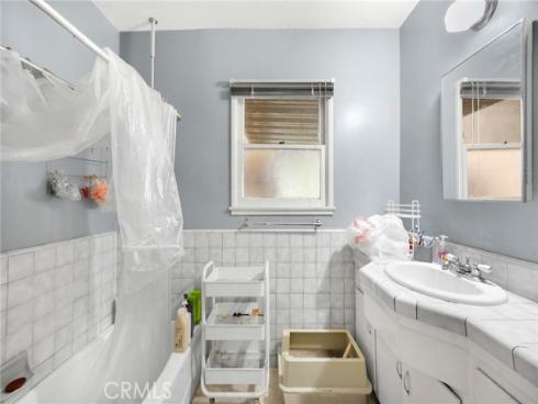 1517 W Borchard Avenue, Santa Ana, CA