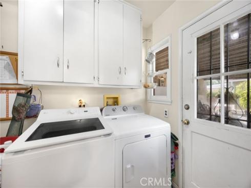 1517 W Borchard Avenue, Santa Ana, CA