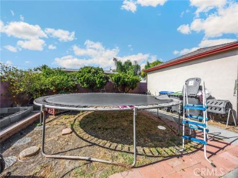 1517 W Borchard Avenue, Santa Ana, CA