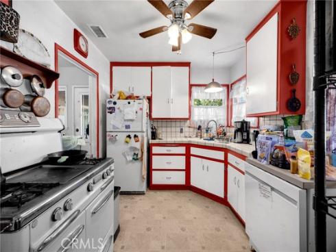 1517 W Borchard Avenue, Santa Ana, CA