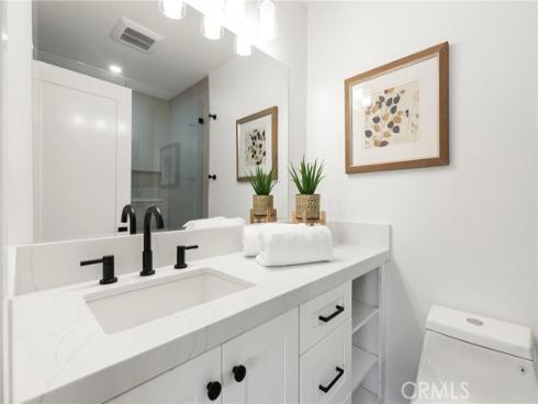 521 S Lyon 49 , Santa Ana, CA